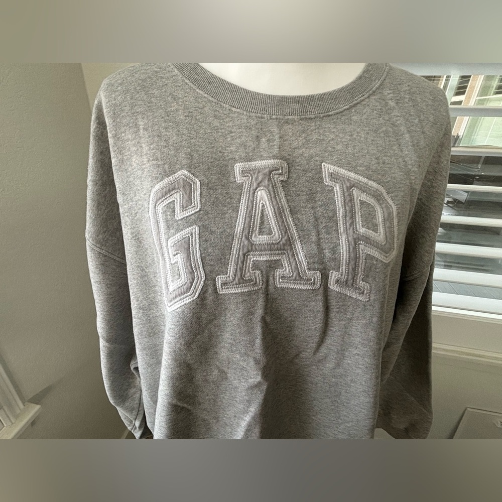GAP Gray Sweatshirt - Picture 2 of 4